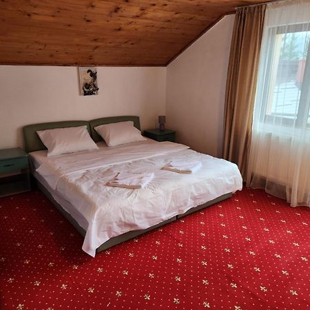 Holiday Houses Sinaia Bagian luar foto