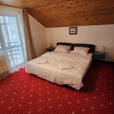 Holiday Houses Sinaia Bagian luar foto